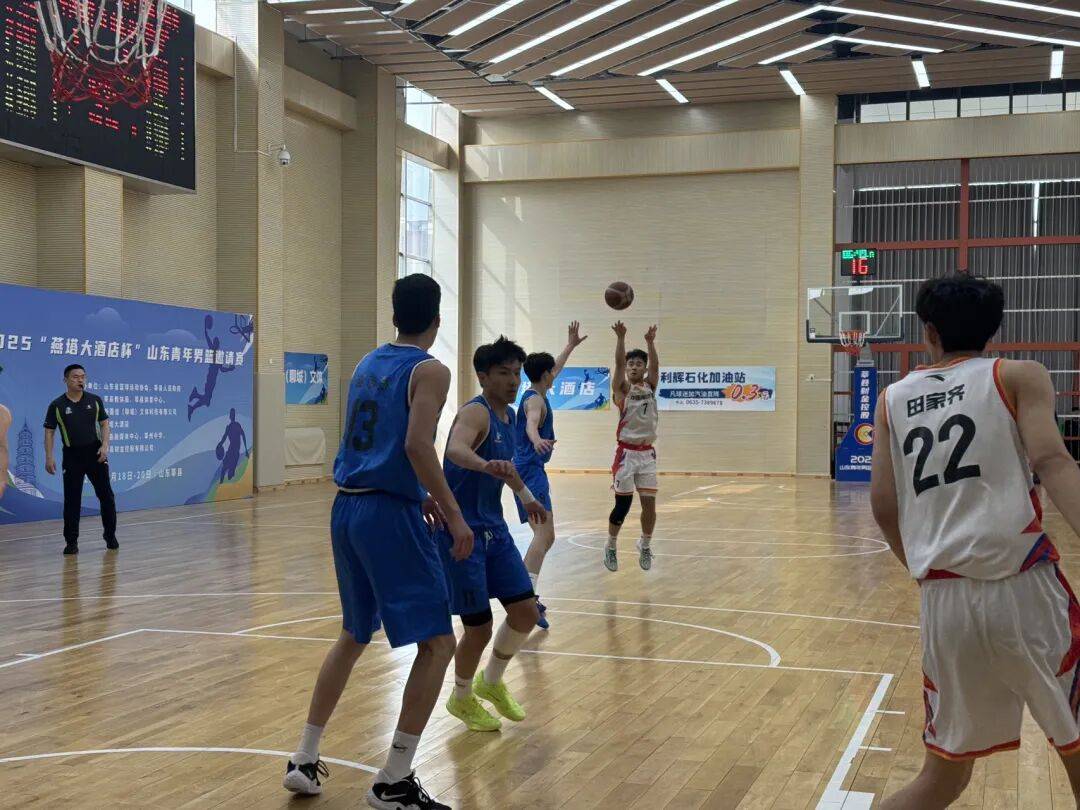 西甲赛程吃紧，山东男篮今晚临场应变，管理层满意，训练强度明显提升的简单介绍